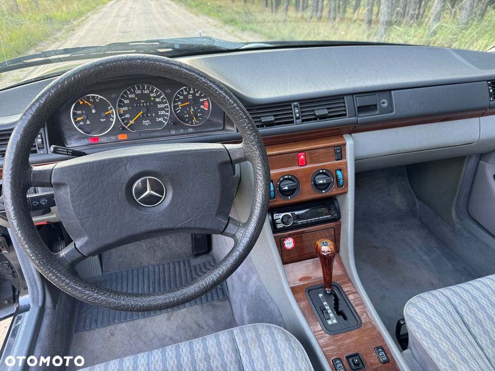 Mercedes-Benz W124 (1984-1993) - 22