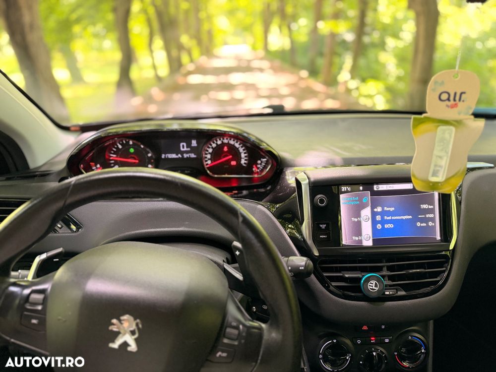 Peugeot 208 - 6
