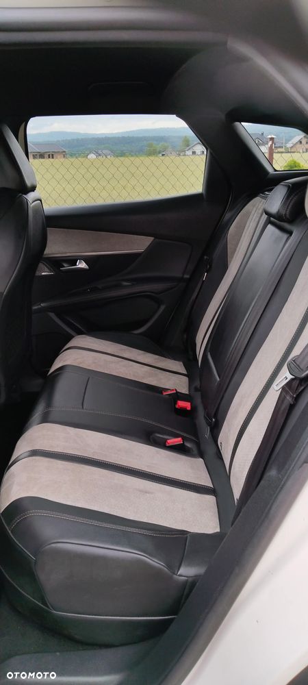 Peugeot 3008 1.6 PureTech HYbrid GT S&S EAT8 - 17
