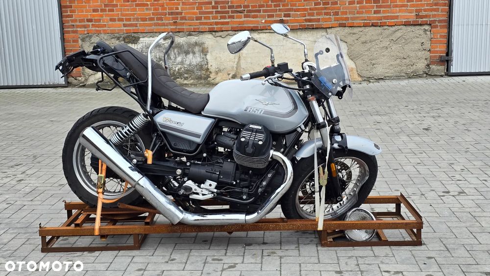 Moto Guzzi V7 - 2