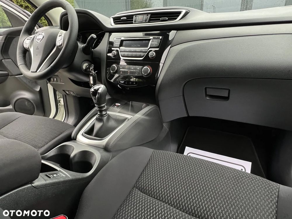 Nissan Qashqai 1.2 DIG-T N-Connecta EU6 - 19