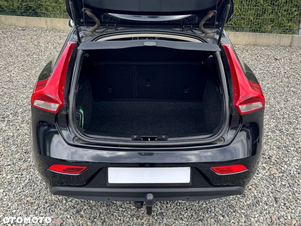 Volvo V40 D2 Momentum - 25