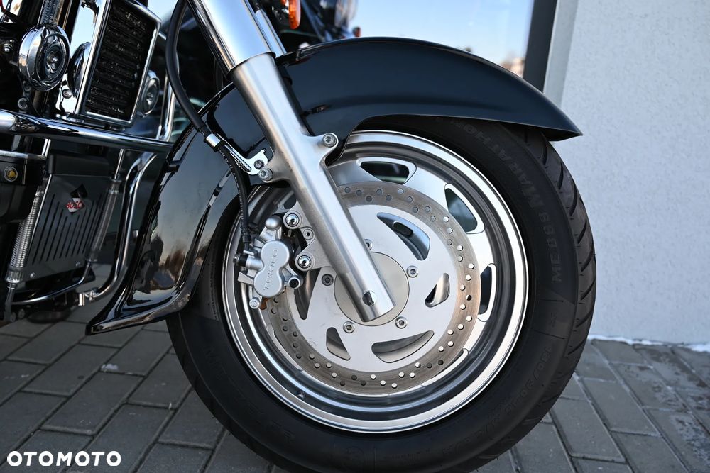 Suzuki Intruder - 27