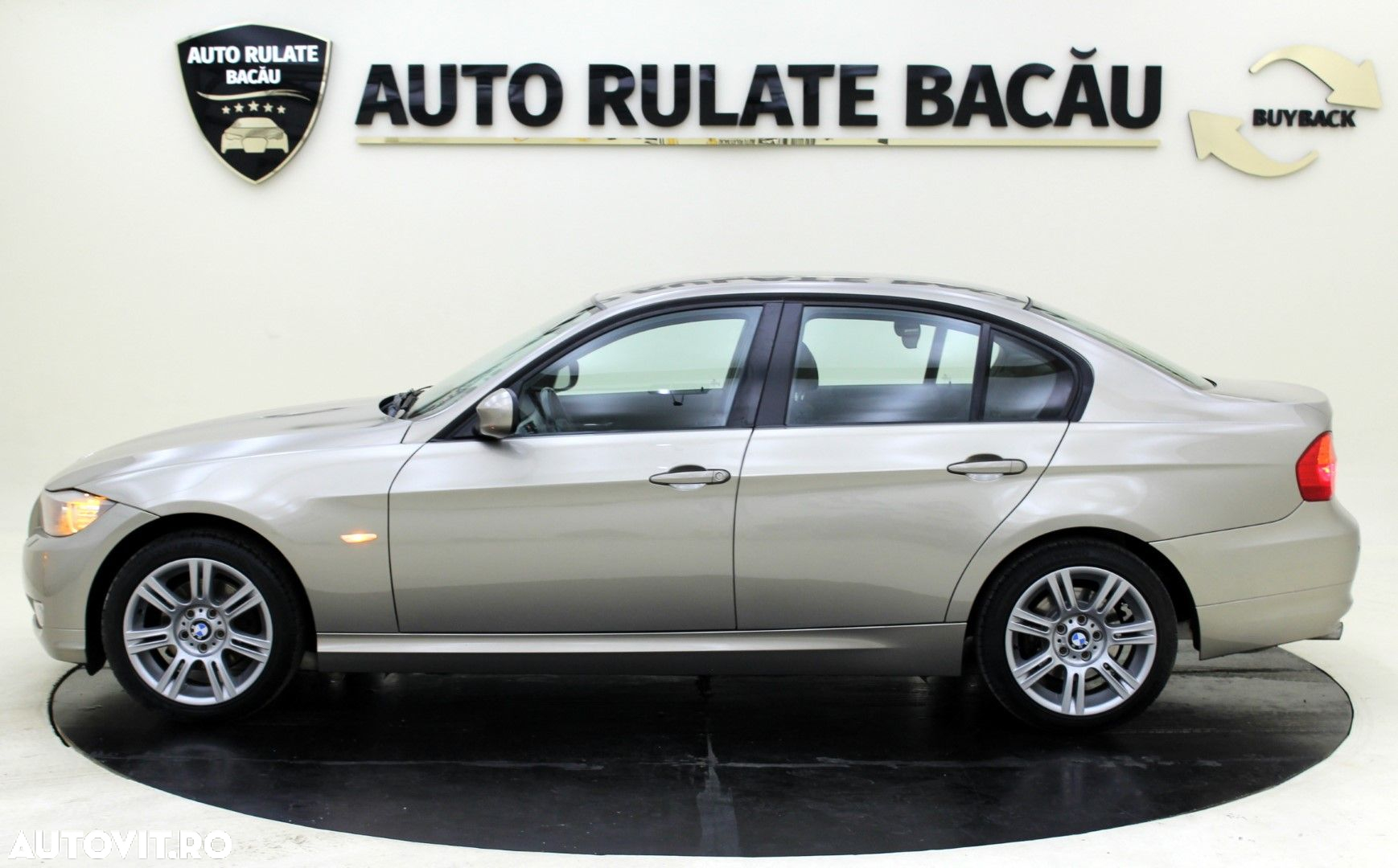 BMW Seria 3 318i Touring - 5