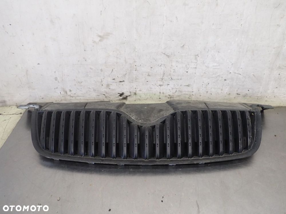 GRILL ATRAPA SKODA PRAKTIK 1.4 5J0853668 - 1