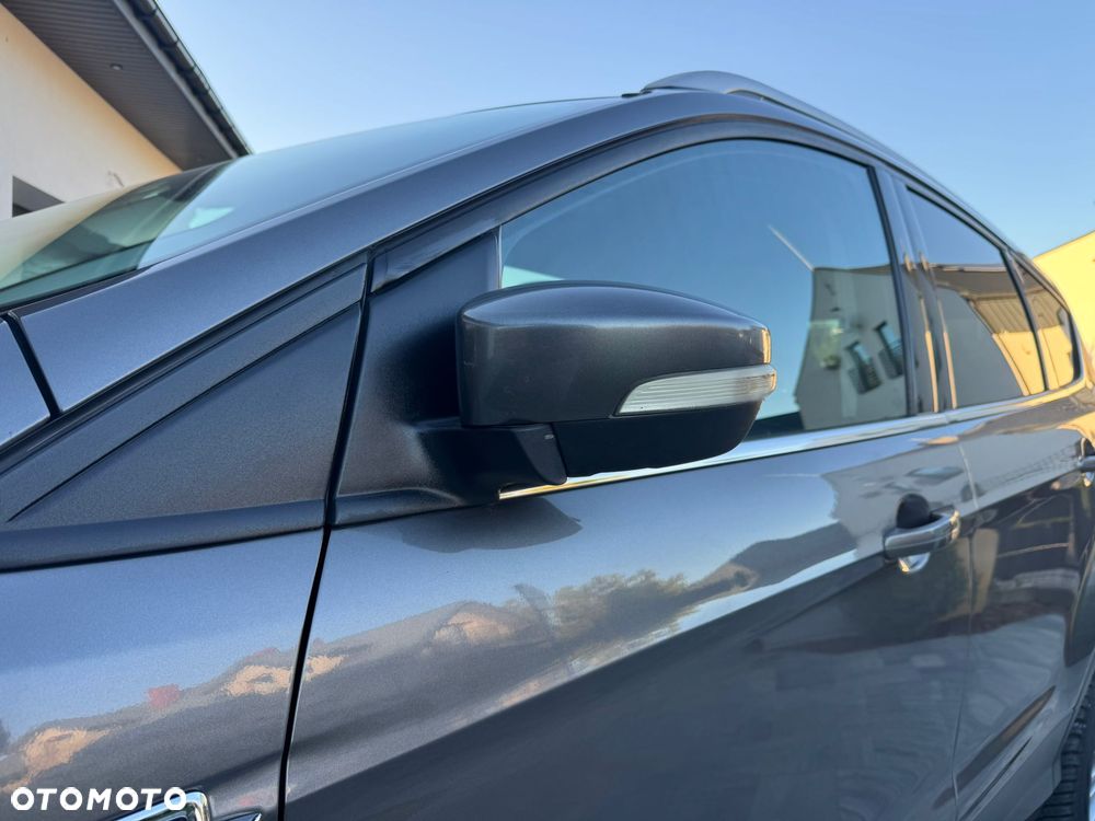 Ford Kuga 1.6 EcoBoost 2x4 Titanium - 24