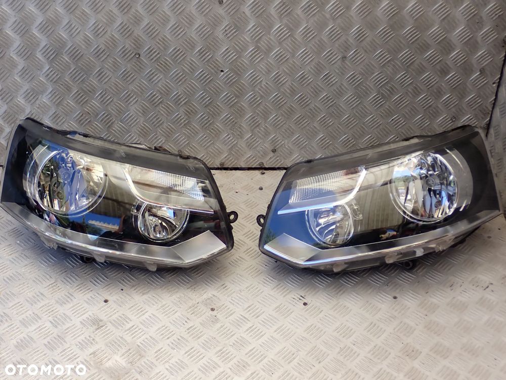 LAMPA LEWY / PRAWY PRZÓD VW T5  7E1941015C / 7E1941016C