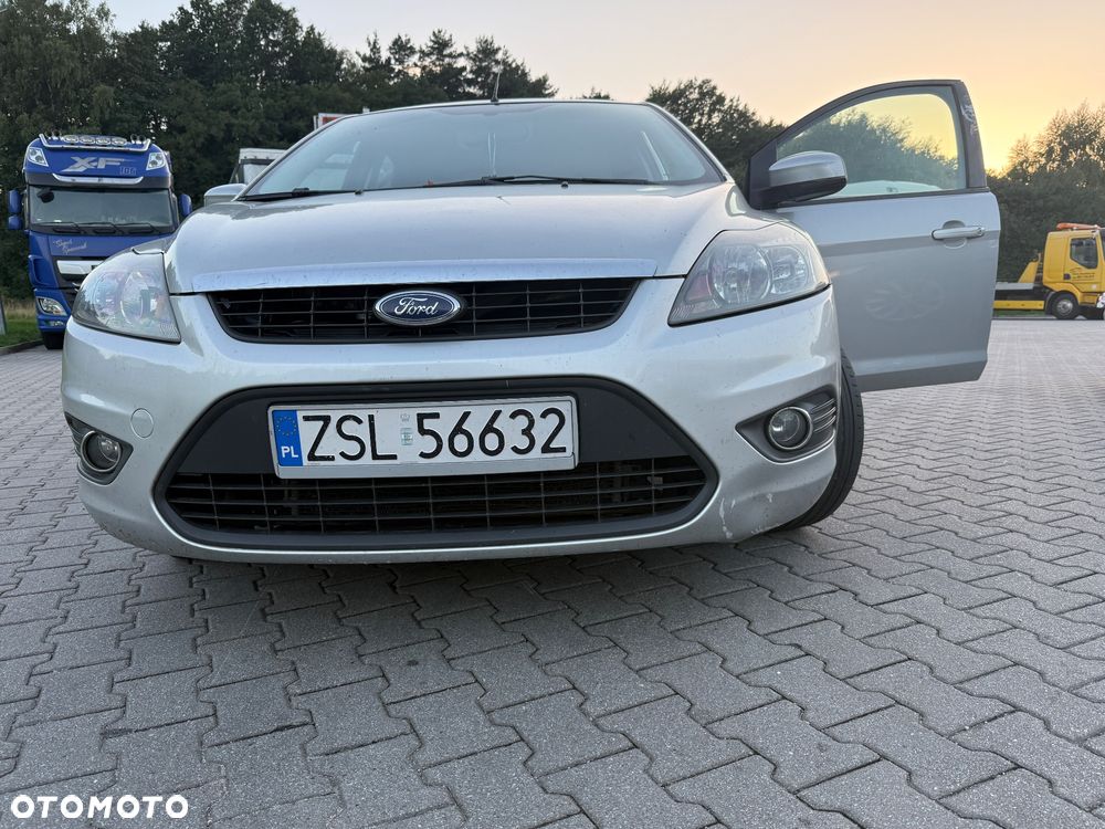 Ford Focus 1.6 Ambiente - 2