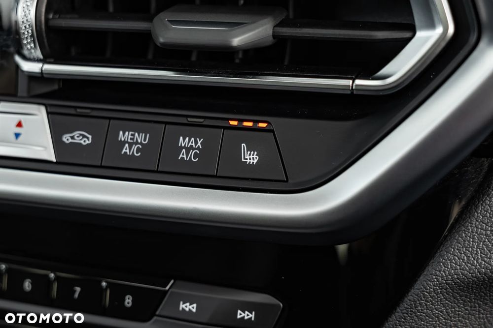 BMW X3 sDrive18d sport - 35