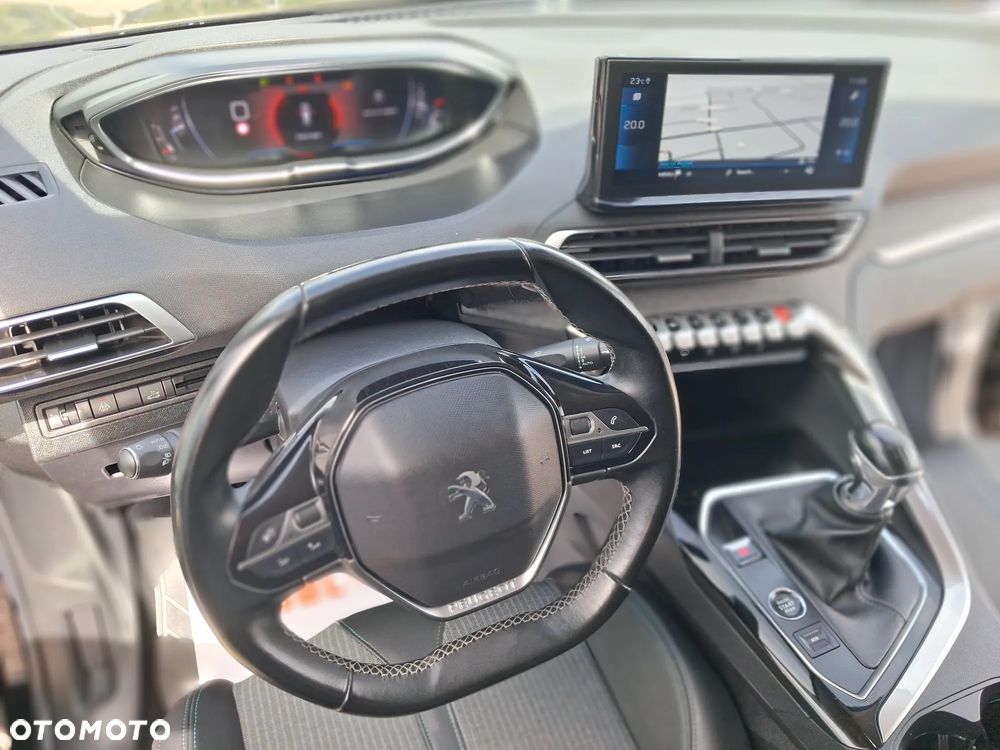 Peugeot 5008 - 22