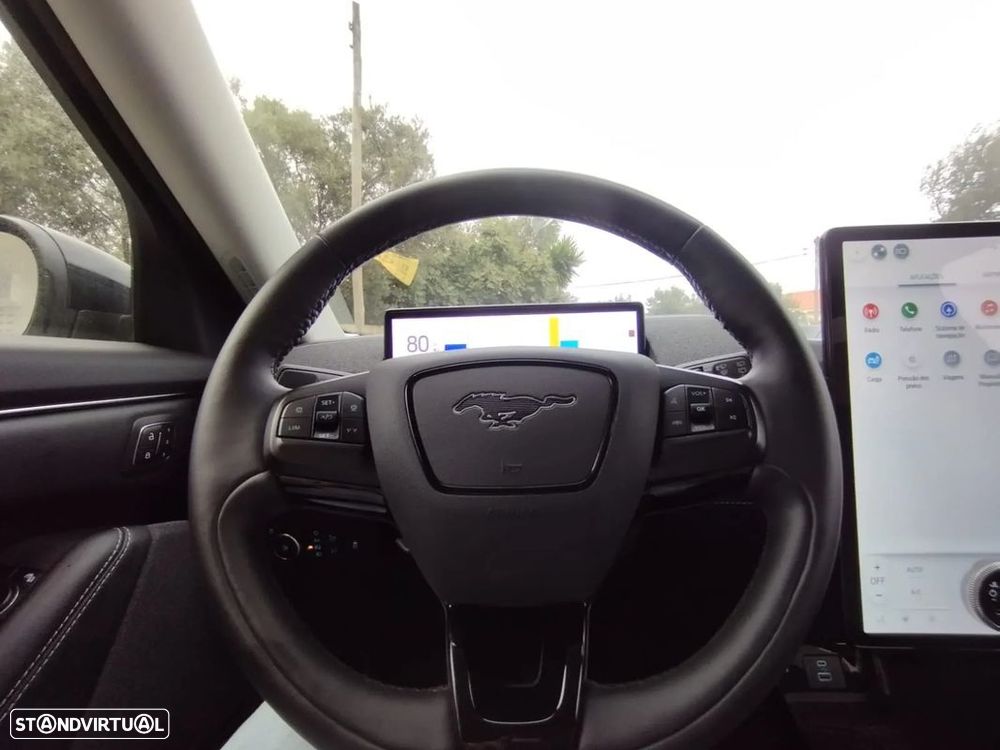 Ford Mustang Mach-E - 16