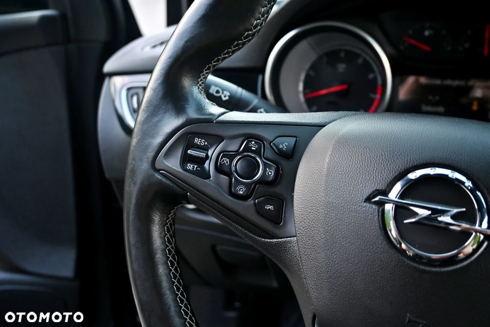 Opel Astra 1.4 T Dynamic S&S - 36