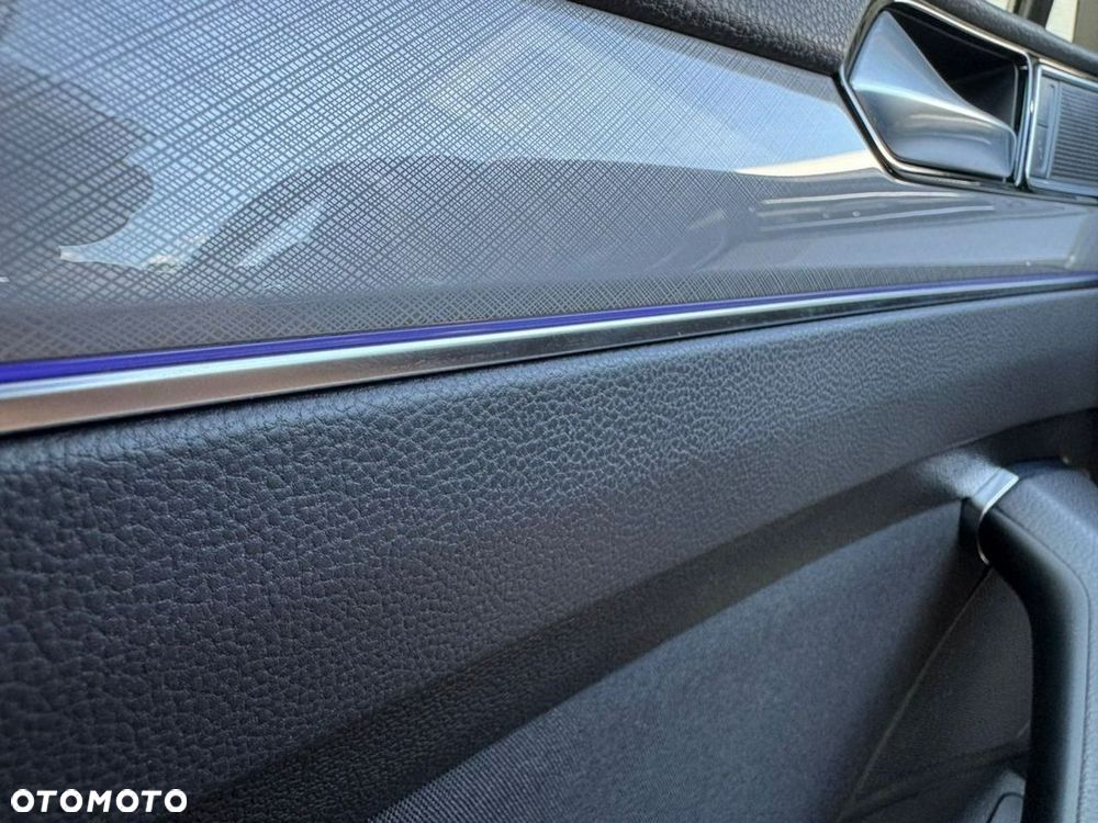 Volkswagen Passat - 36