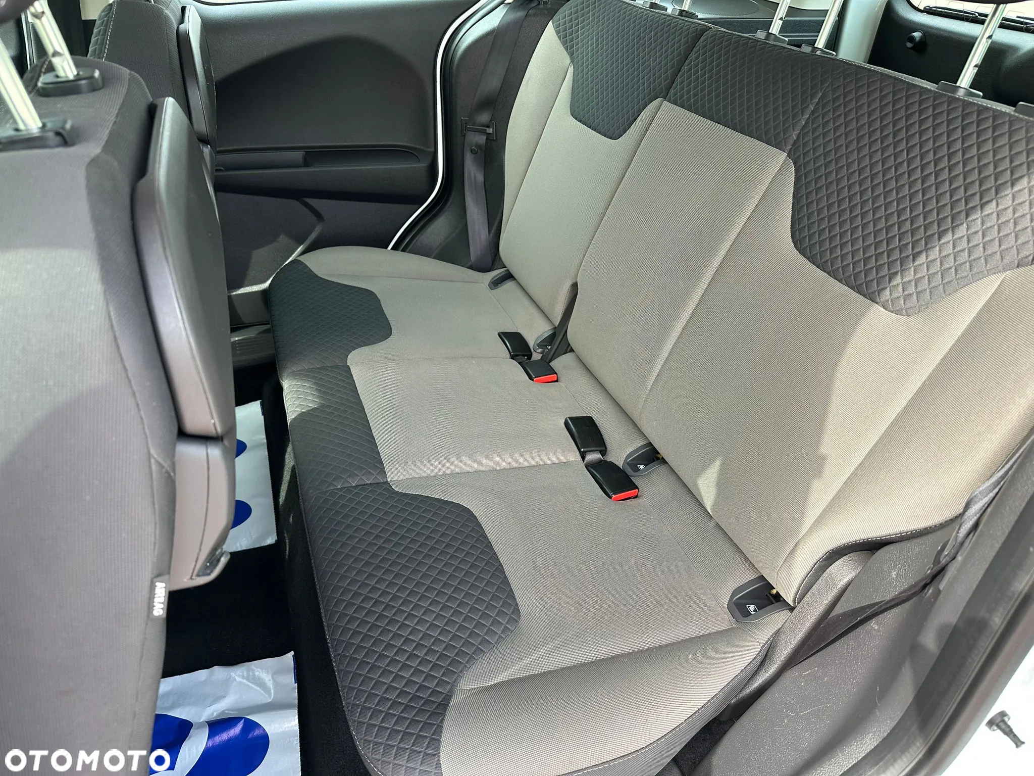Ford Tourneo Courier 1.0 EcoBoost Ambiente - 12