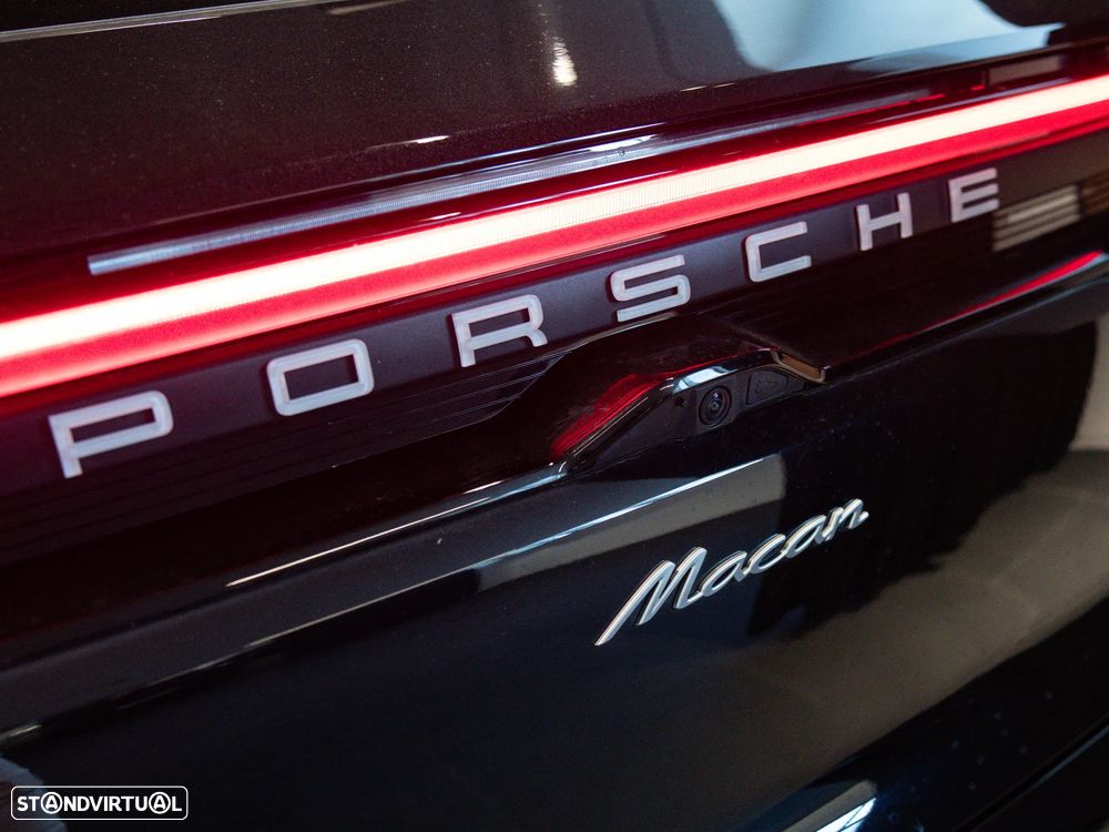Porsche Macan Electric - 40