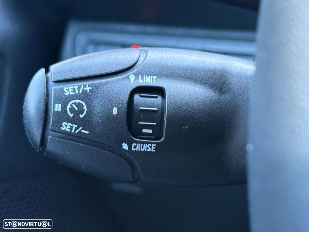 Peugeot 208 HDi 68 Access - 14