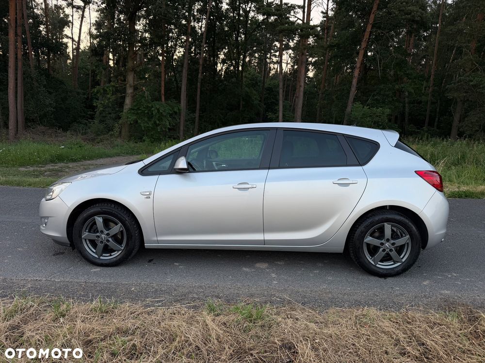 Opel Astra 1.4 Turbo 150 Jahre - 2