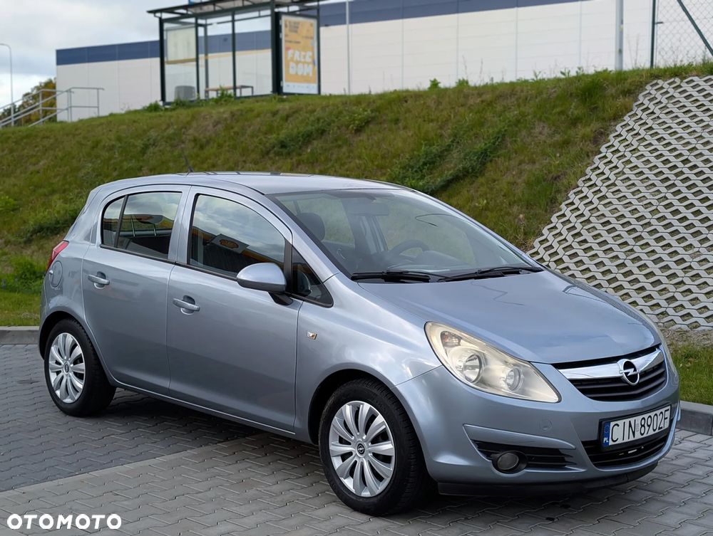 Opel Corsa 1.4 16V Cosmo - 4