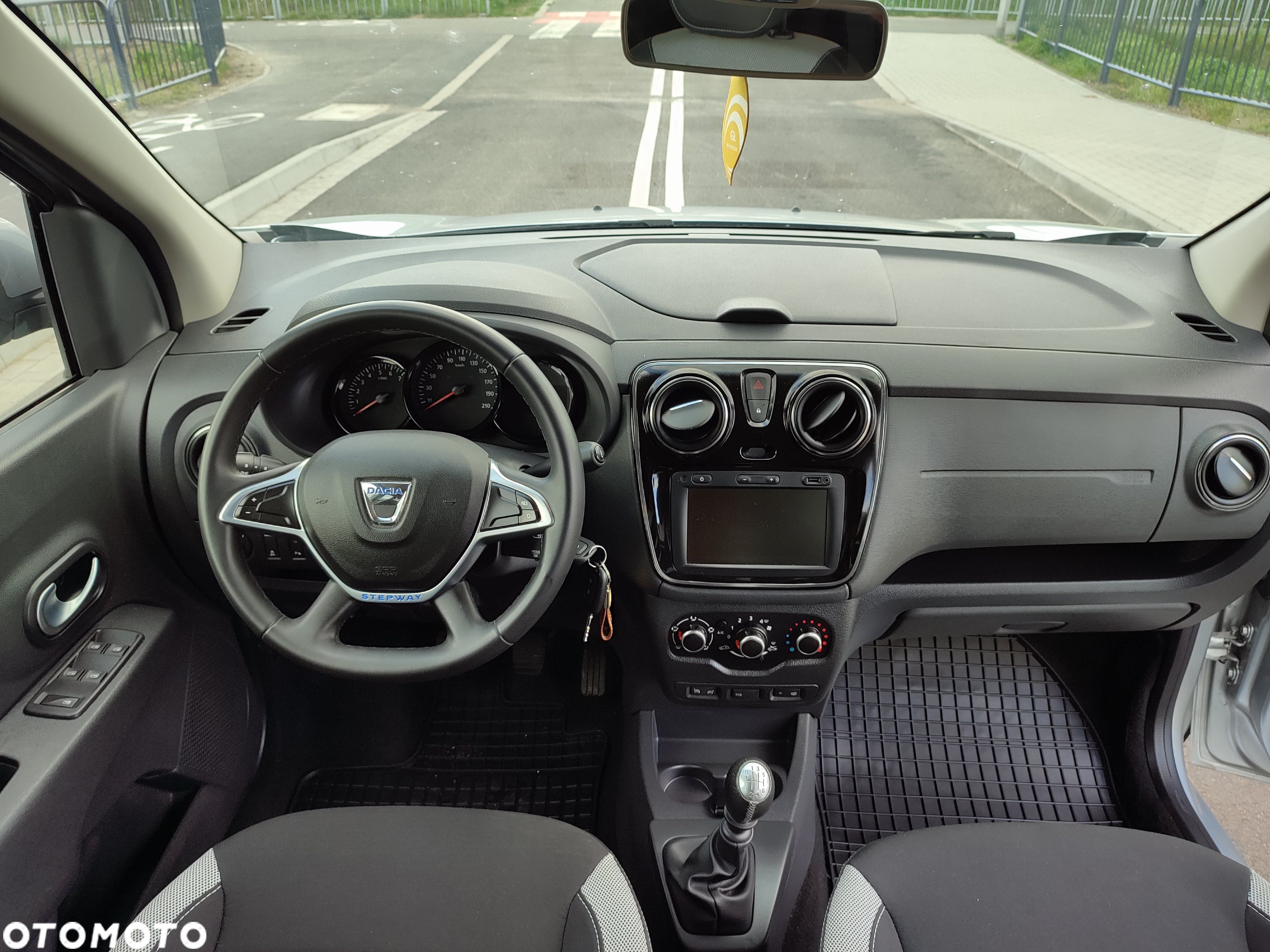 Dacia Lodgy TCe 130 GPF (7-Sitzer) Stepway - 23