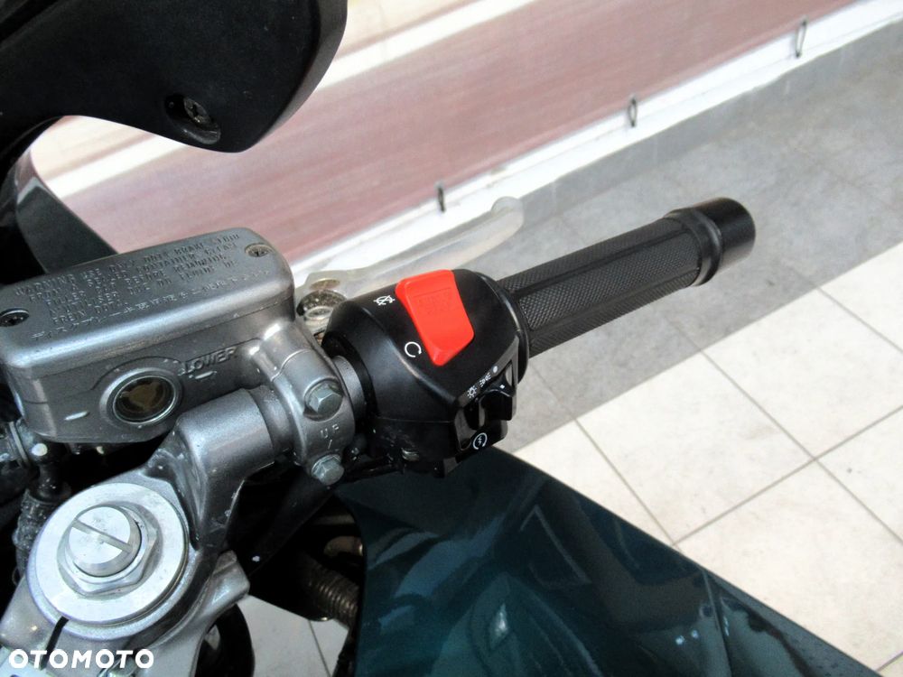 Honda VFR - 13
