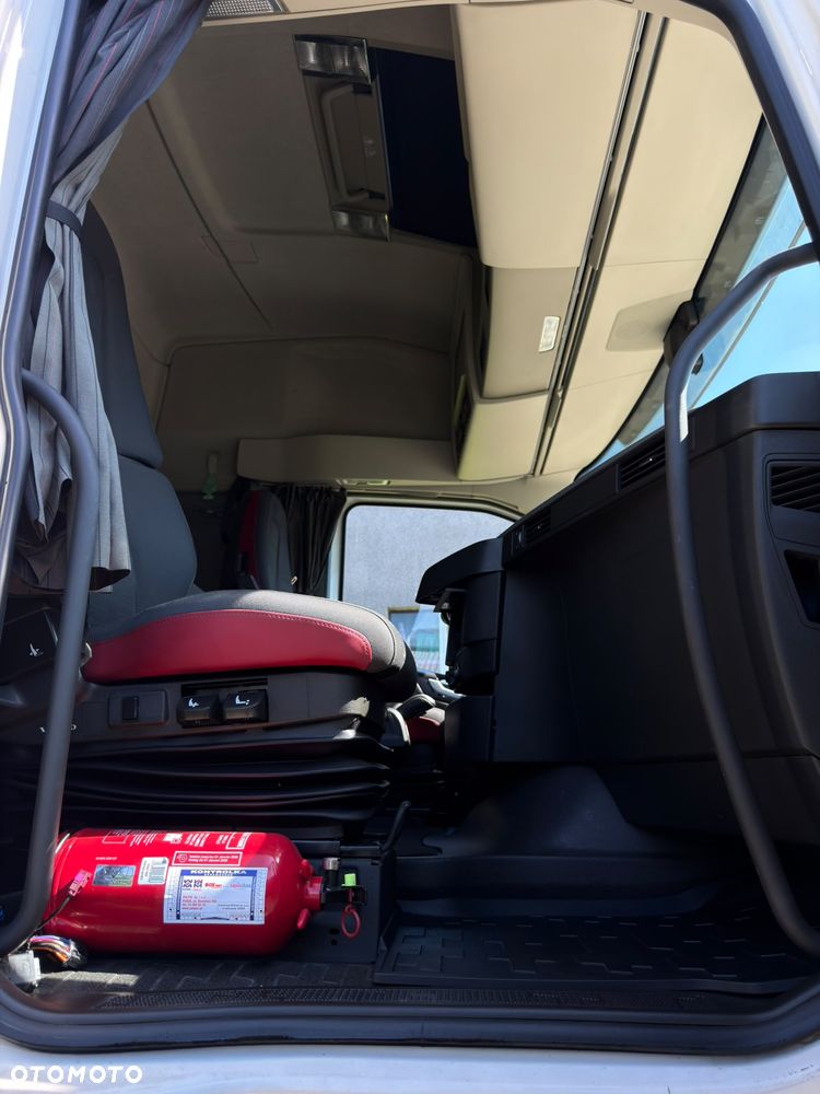 Volvo FH GLOBETROTTER - 19