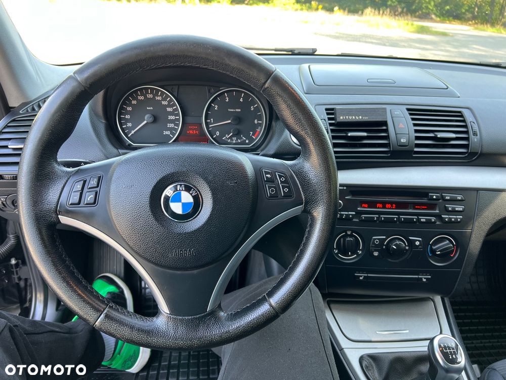 BMW Seria 1 116i - 29