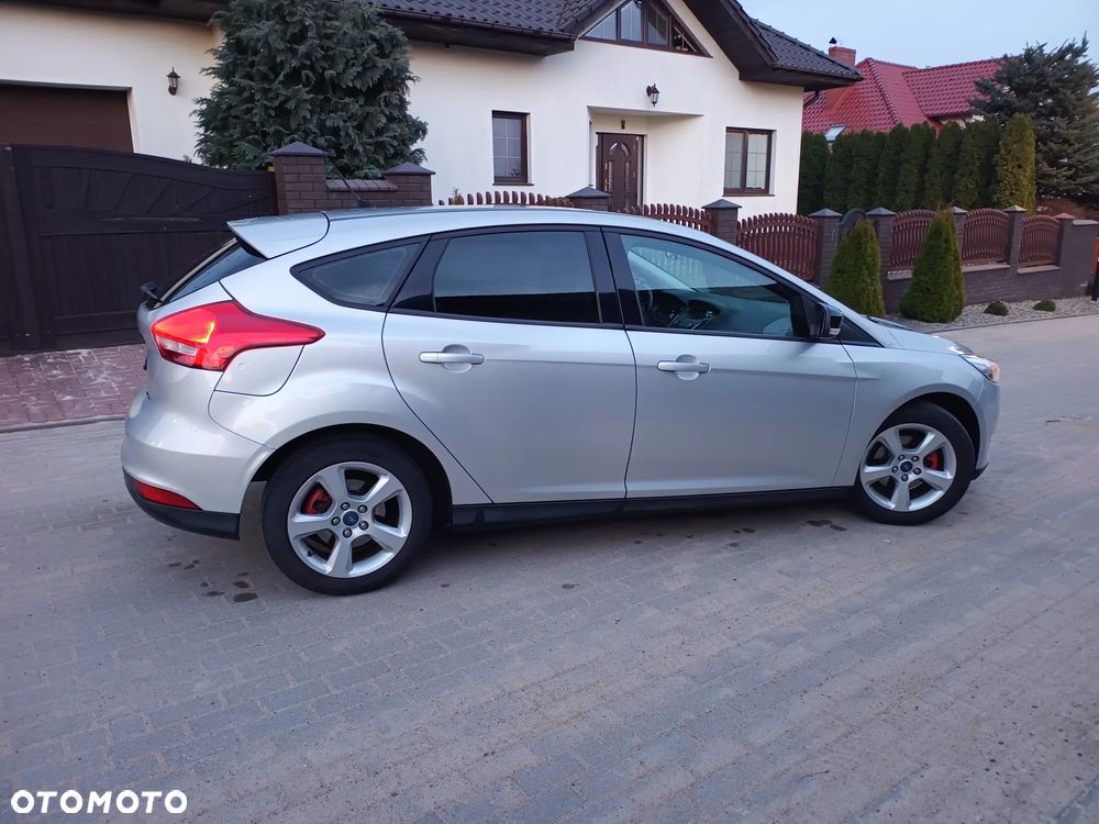 Ford Focus 1.0 EcoBoost 99g Trend - 4
