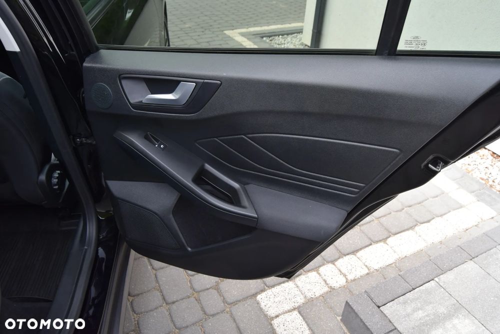 Ford Focus 1.0 EcoBoost STart-Stopp-System TITANIUM - 23