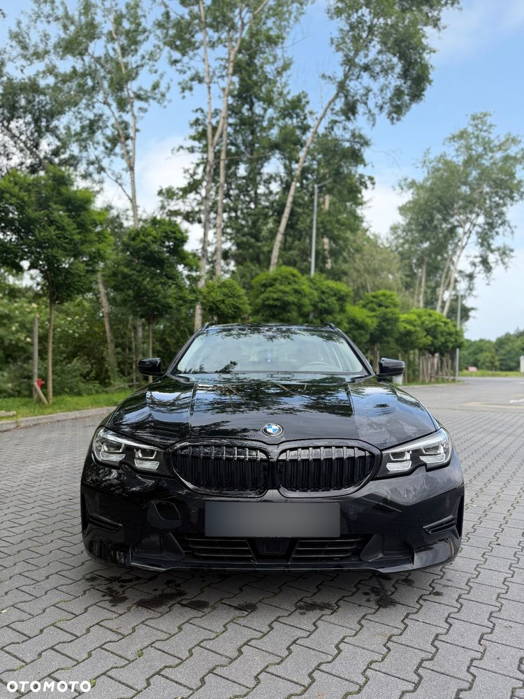 BMW Seria 3 318i - 13