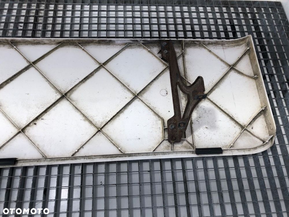 OWIEWKA  ZAKABINOWA PRAWA  SCANIA 4 - series 1995 - 2008 114 C/330 1348522 - 6