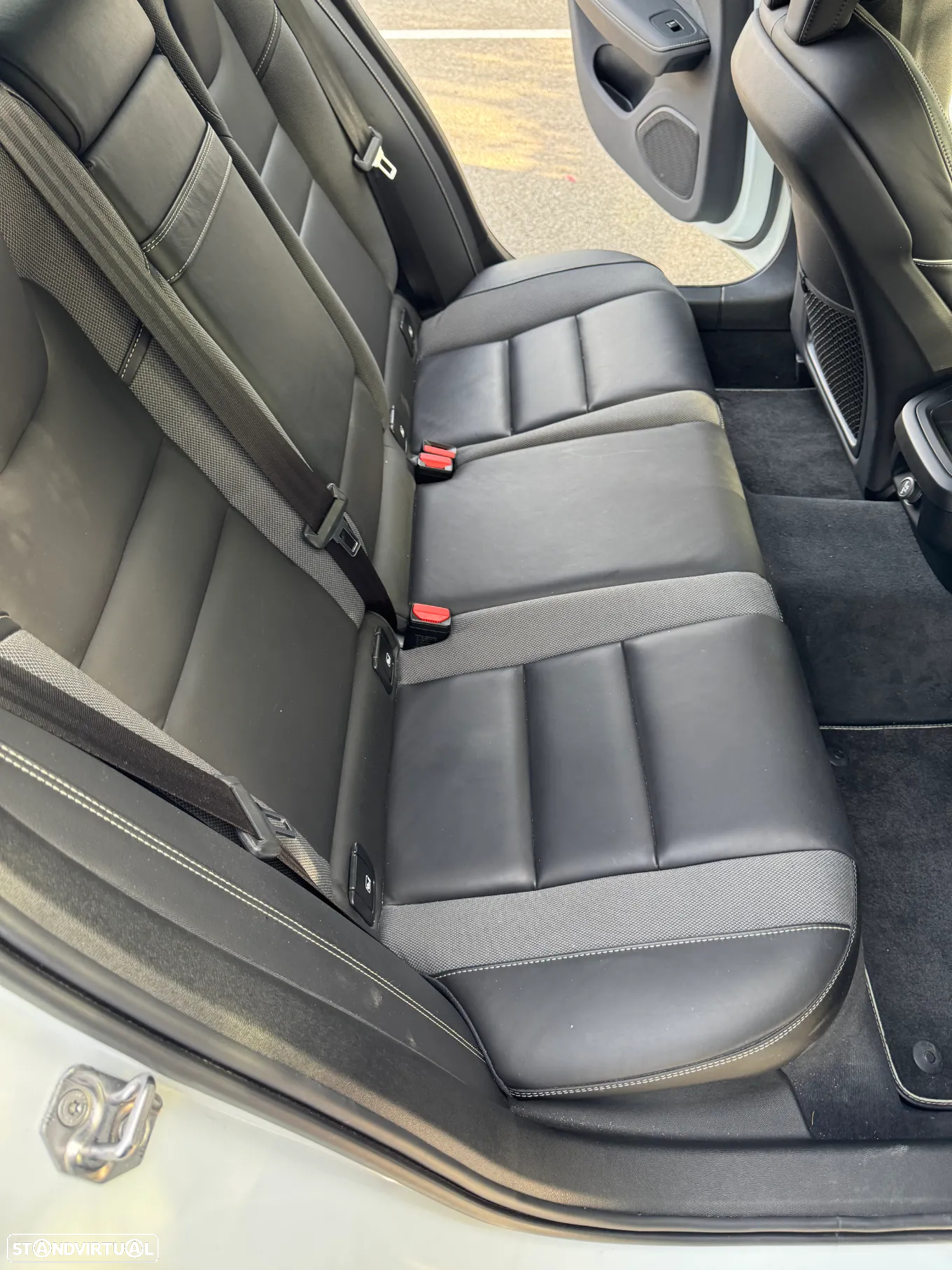 Volvo V60 2.0 D4 R-Design Geartronic - 10
