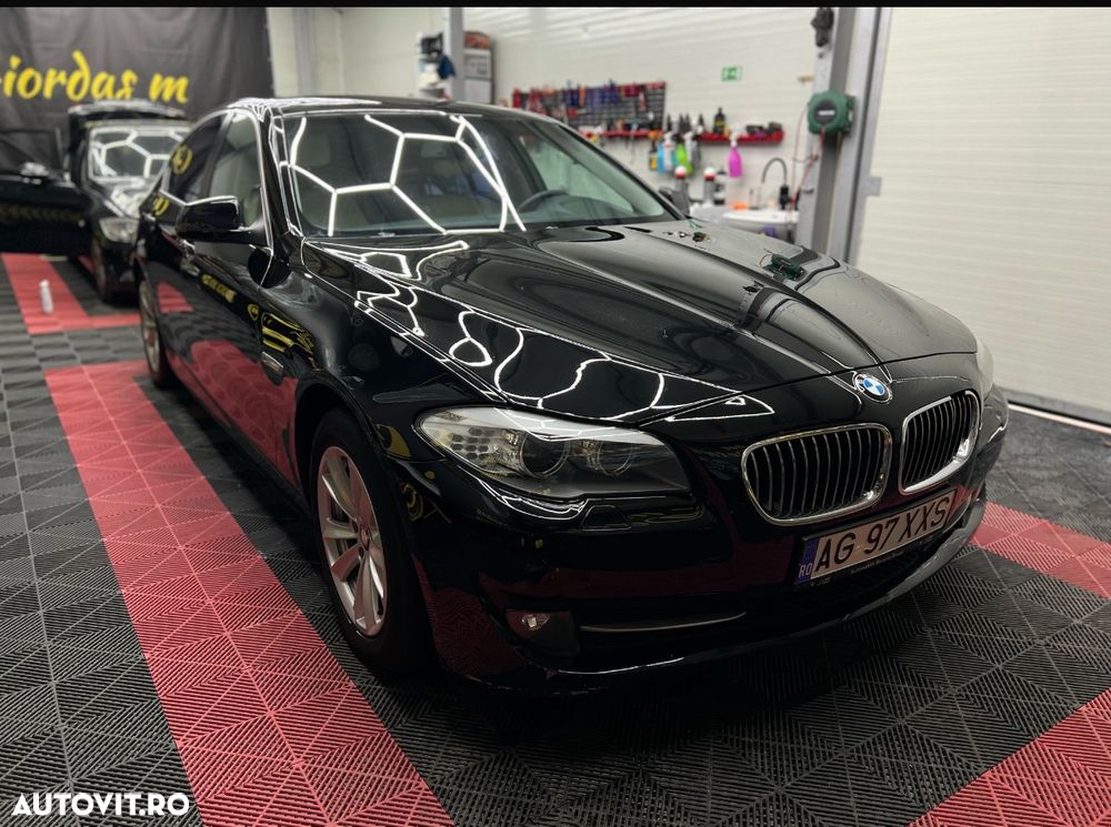 BMW Seria 5 525d xDrive Touring - 14