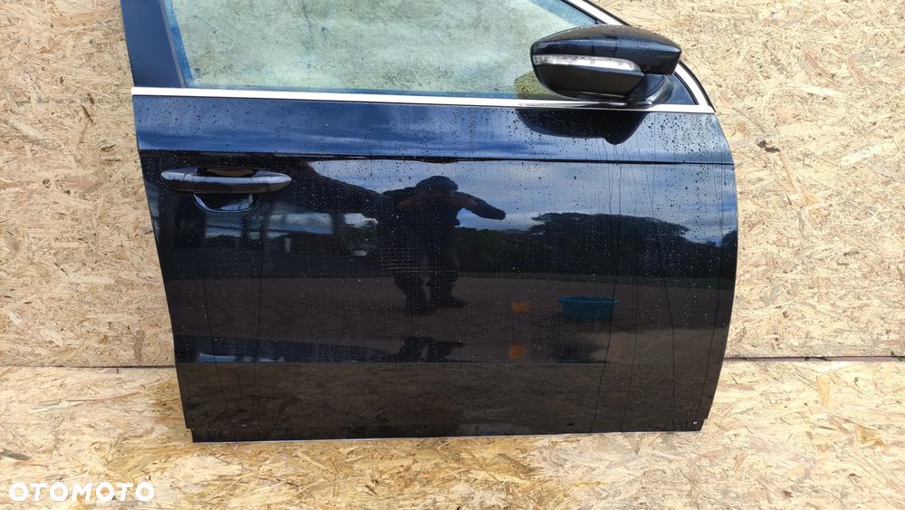 Prawe przednie drzwi VW Passat B7 kombi kod: LC9X - 4