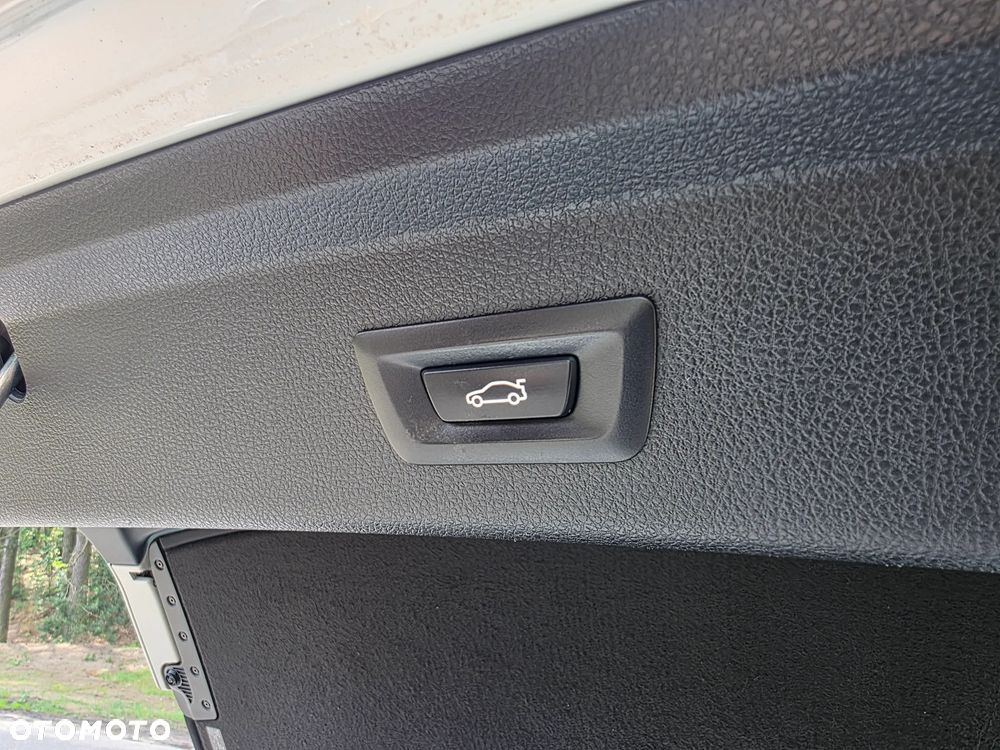 BMW Seria 3 318d DPF - 22