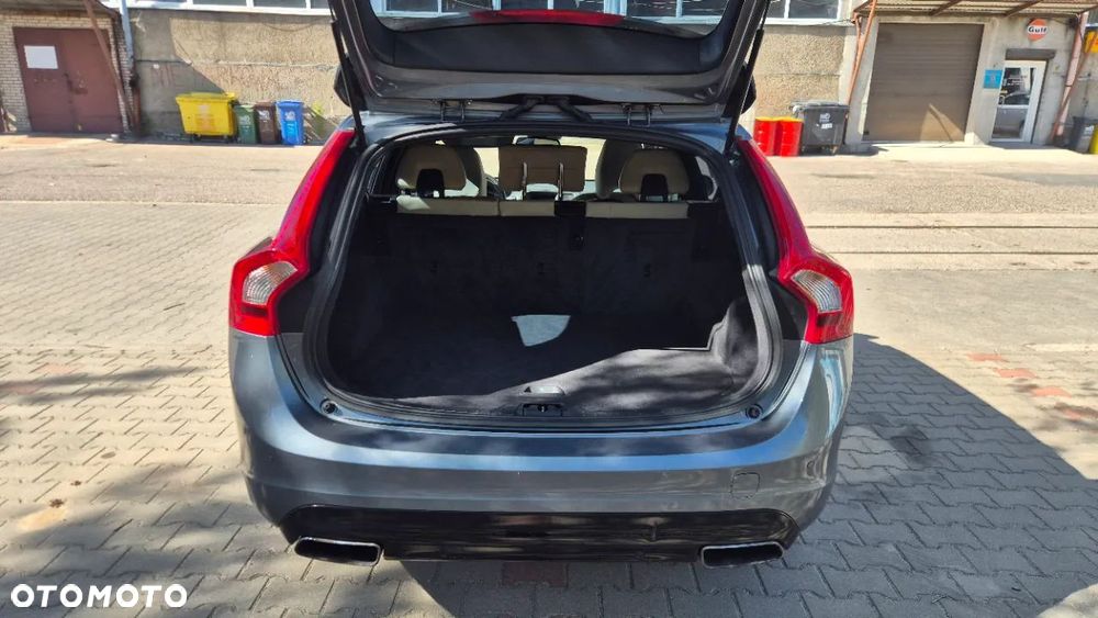Volvo V60 T3 Drive-E Dynamic Edition (Momentum) - 9