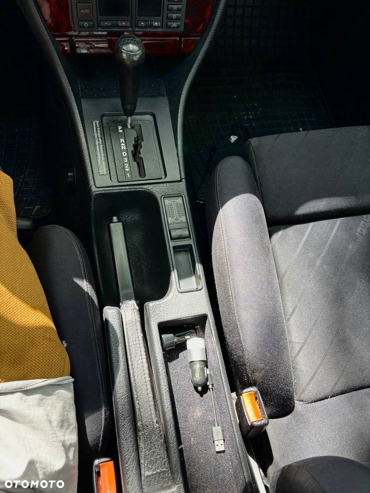 Audi Quattro ver-100-2-8 - 27