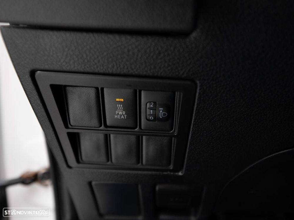 Toyota Hilux 2.4 D-4D 4WD CE 3L c/iva - 13