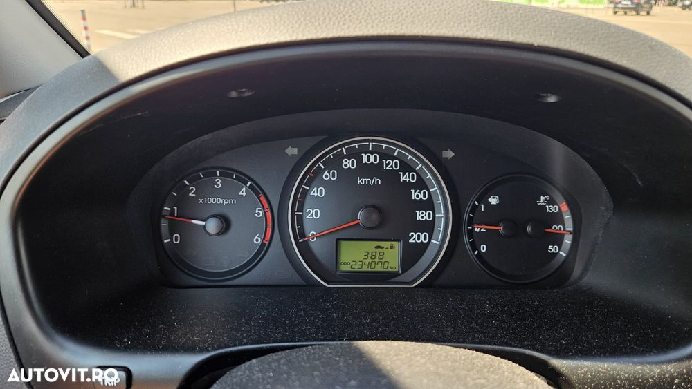 Hyundai H-1 Cargo teilverglast DF - 20