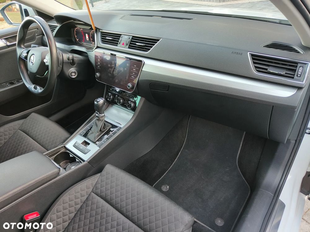 Skoda Superb 2.0 TDI Active DSG7 - 24