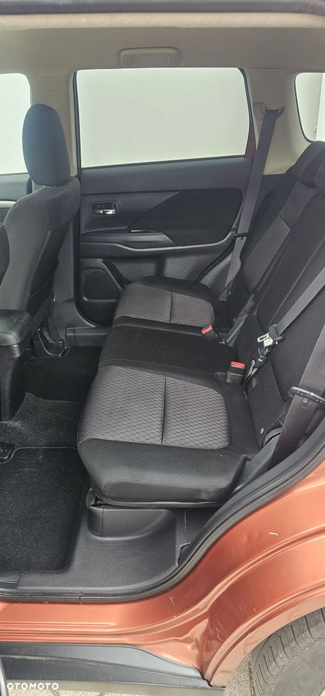 Mitsubishi Outlander 2.2 DID Intense + - 13