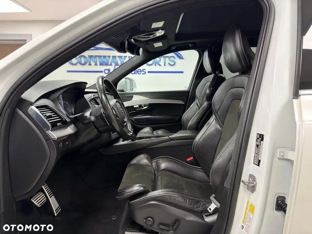 Volvo XC 90 - 9