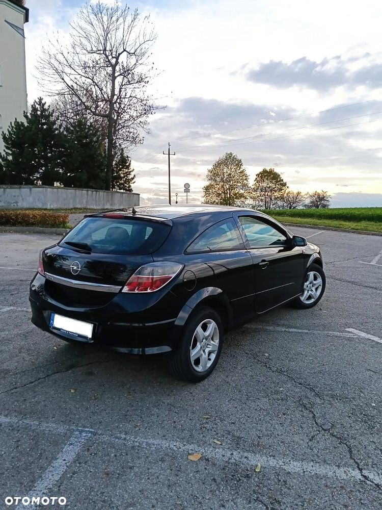 Opel Astra III GTC 1.6 Cosmo - 5