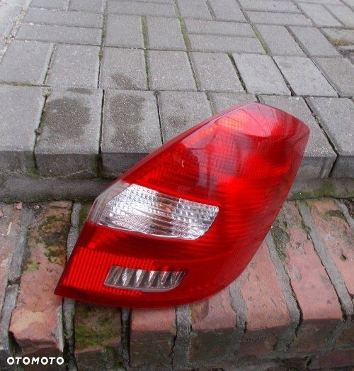 SKODA FABIA 2 II LIFT 07-14 HB/KOMBI PRAWA KOMPLETNA ORYGINAŁ - 1