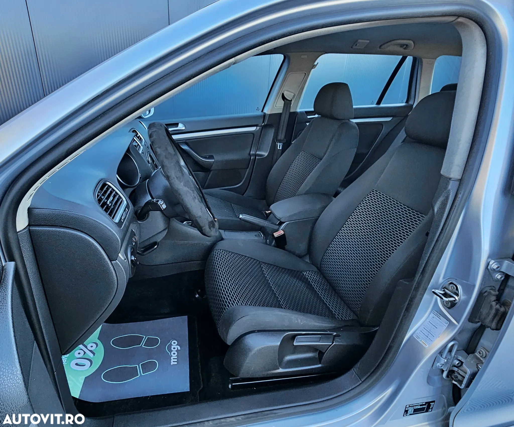 Volkswagen Golf - 8