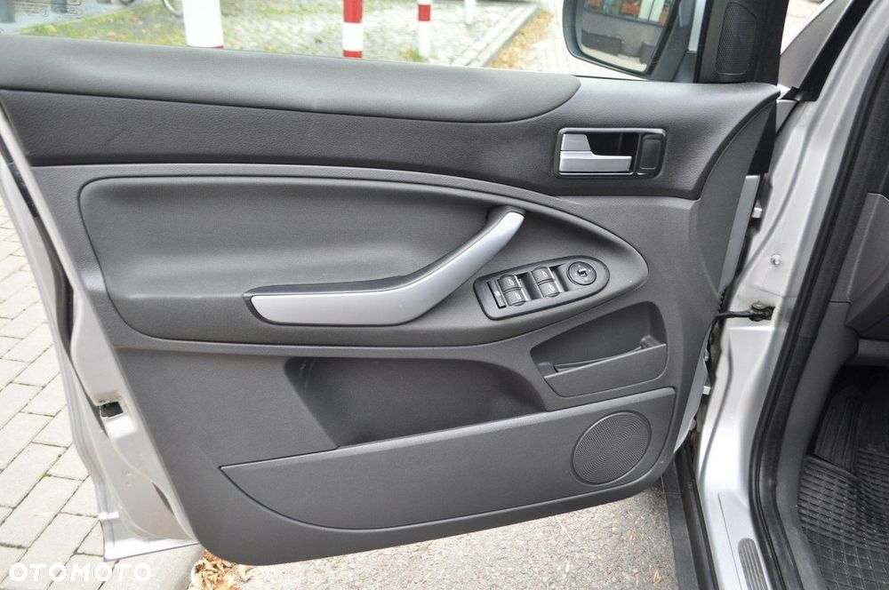 Ford Kuga - 9