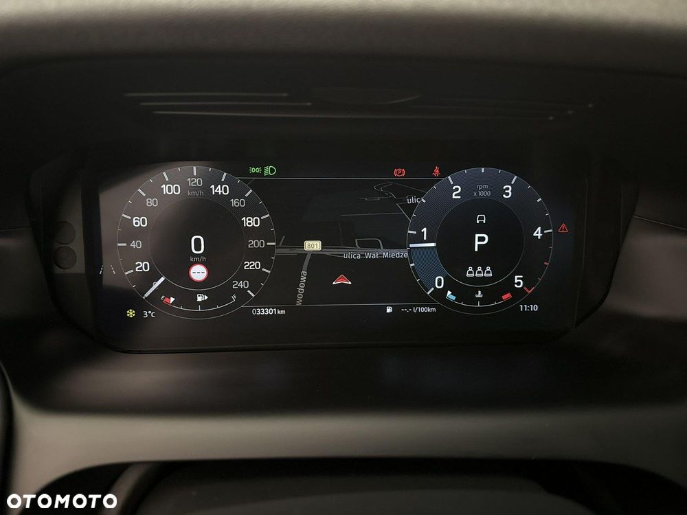 Land Rover Discovery Sport - 16