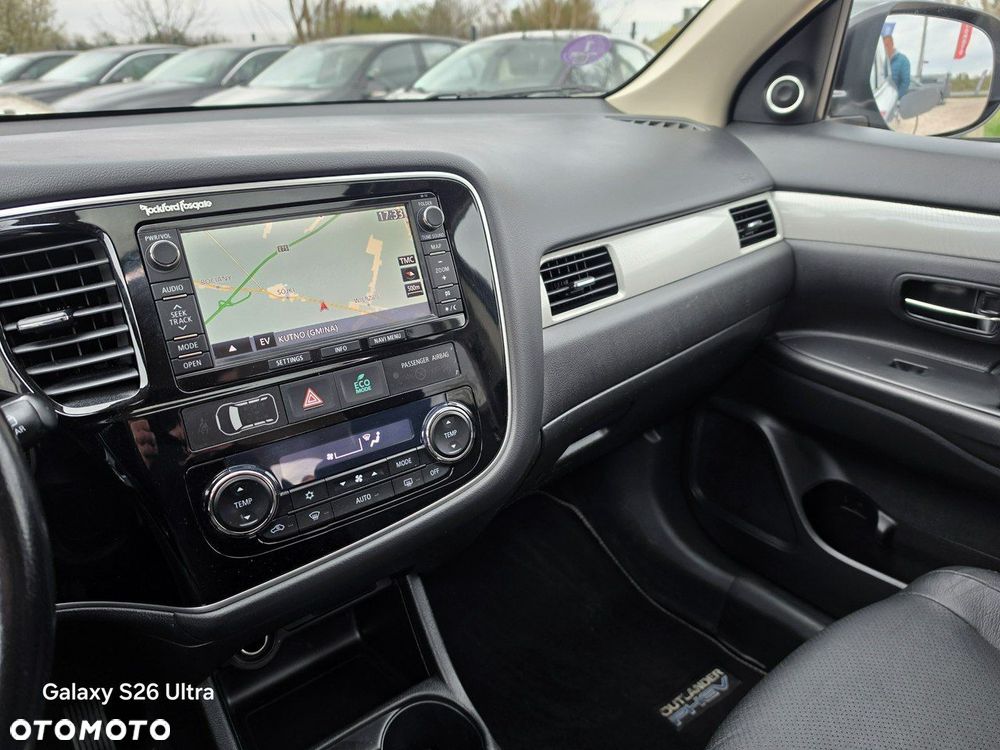 Mitsubishi Outlander - 31