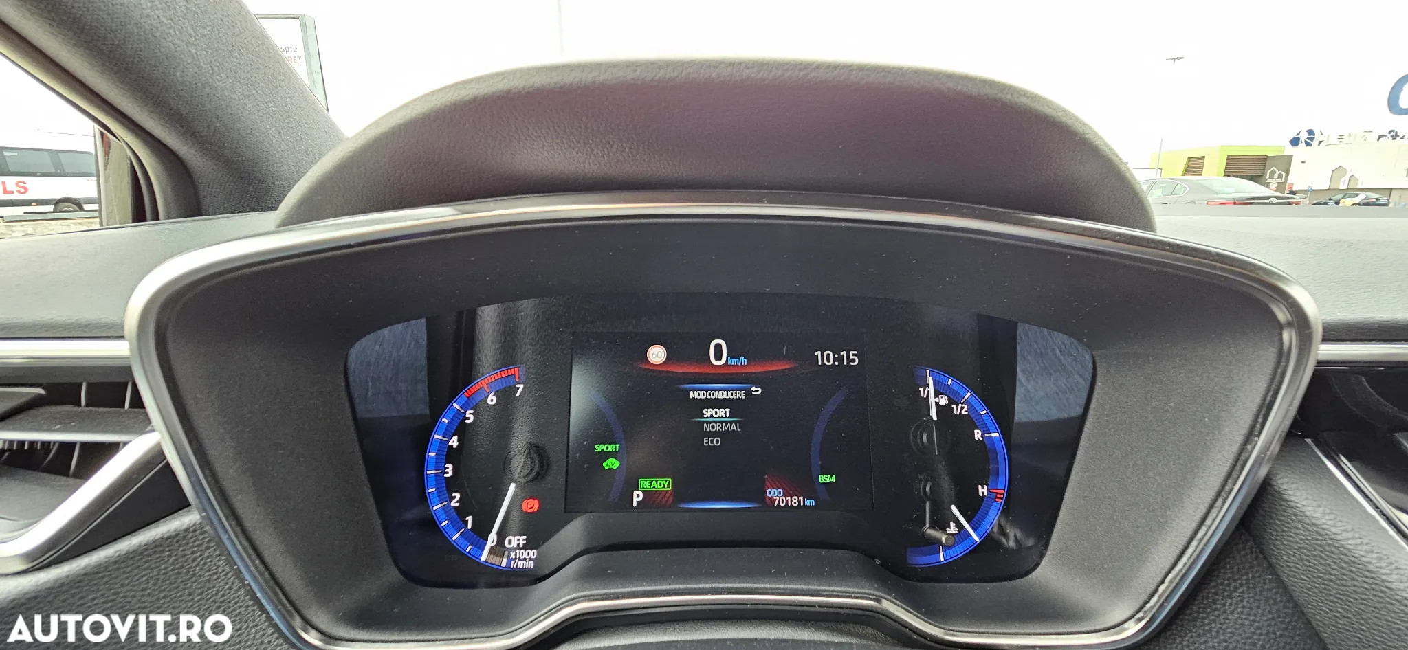 Toyota Corolla 1.8 Hybrid Team Deutschland - 13