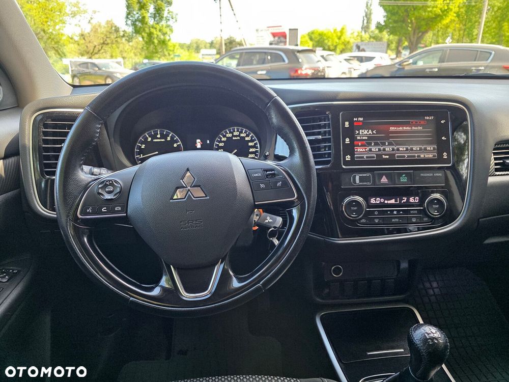 Mitsubishi Outlander - 11