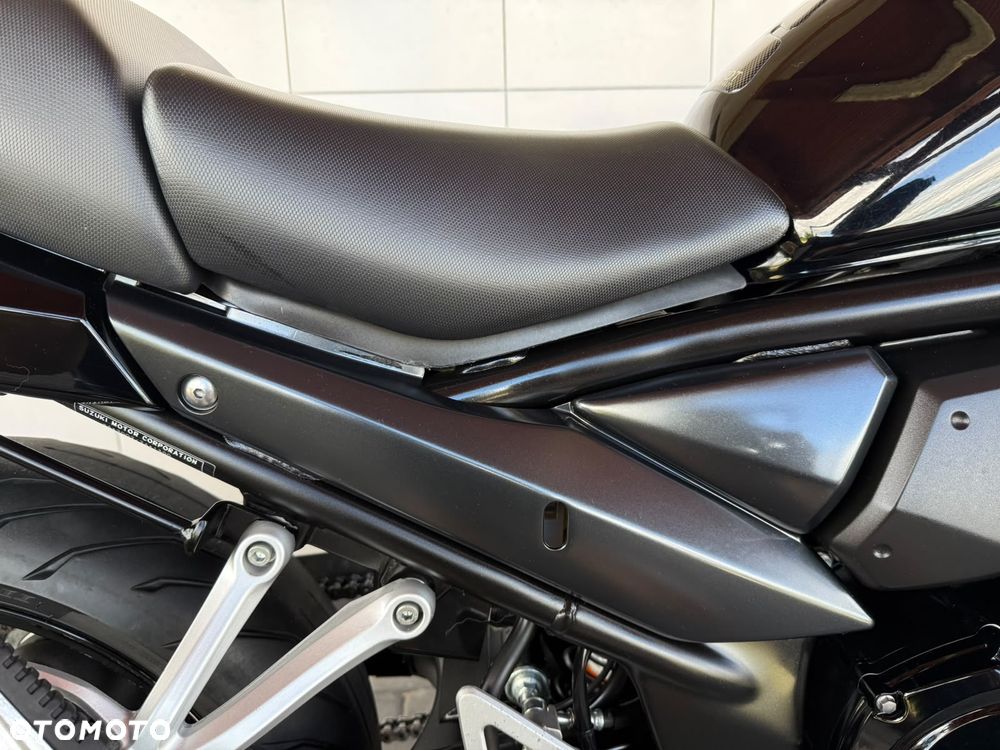 Suzuki GSX - 13